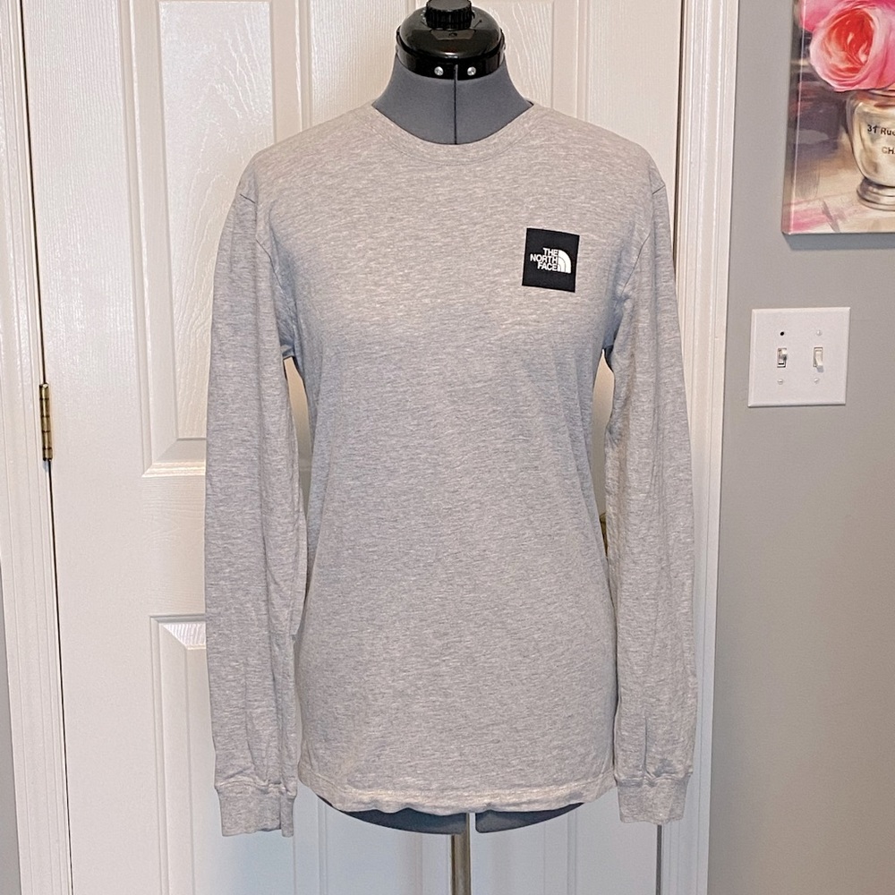 North Face Men’s grey long sleeved tee S 711